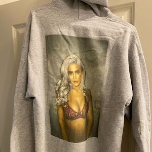 Kylie Jenner sweatshirt